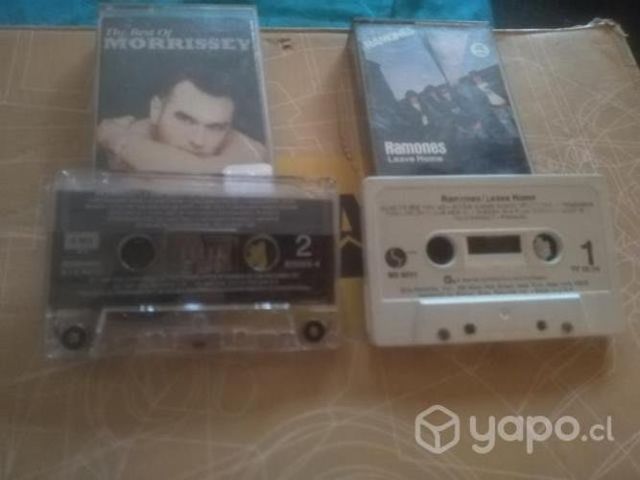 Cassettes originales y radio SONY impecables