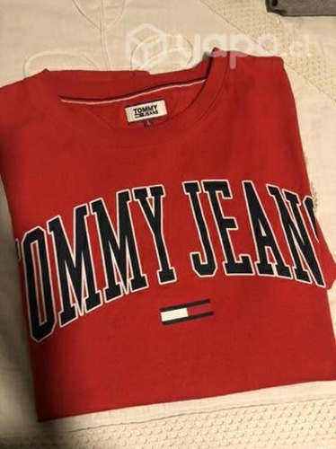 Poleras de marca casi nuevas