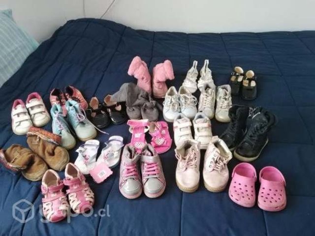 Zapatos, zapatillas de niña
