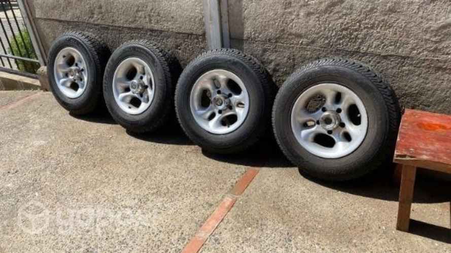 Llantas grand vitara 2002