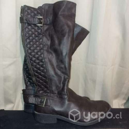 Botas con detalle