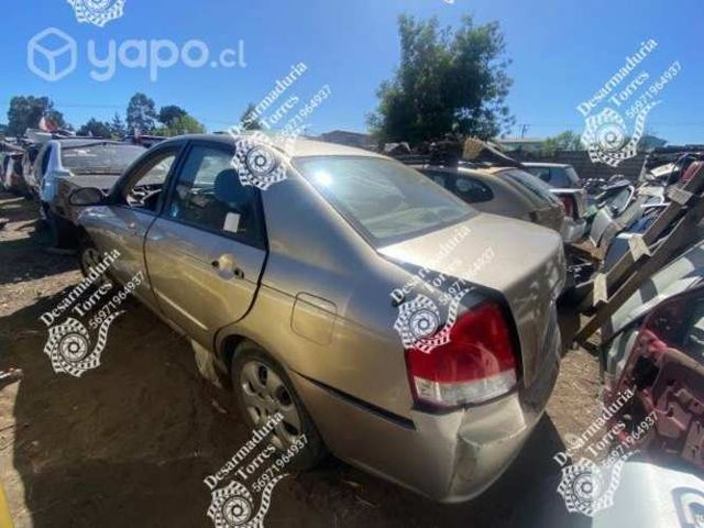 Puerta izquierda trasera Kia cerato 2006