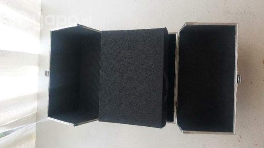 Caja para maquillaje/ esmaltes de uñas