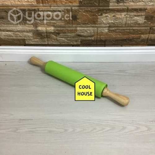 Elegante Rodillo de Madera con Silicona Verde