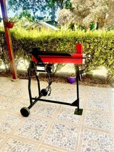 Partidora de leña 2023