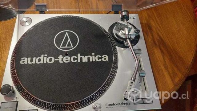 Tornamesa AUDIOTECHNICA AT-LP120-USB + 2 MONITOR