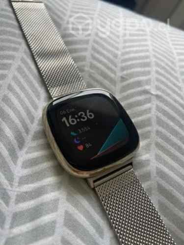 Reloj inteligente fitbit bit sense gold