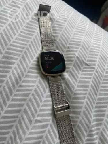 Reloj inteligente fitbit bit sense gold