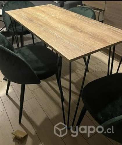 Mesa de comedor sin sillas solo mesa