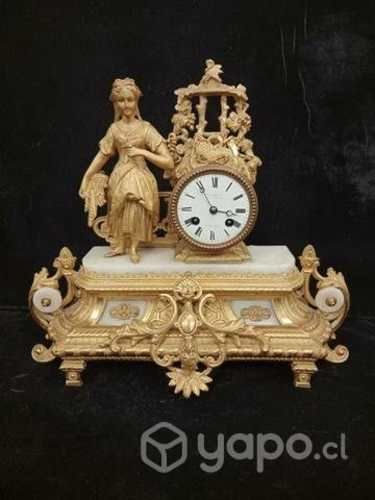 Reloj de sobremesa de bronce ormolu