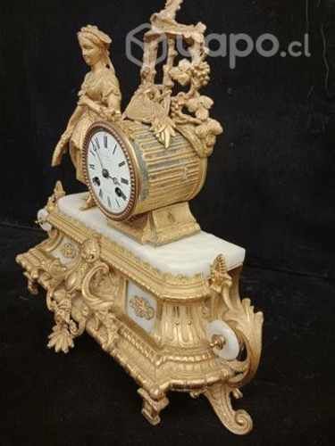 Reloj de sobremesa de bronce ormolu