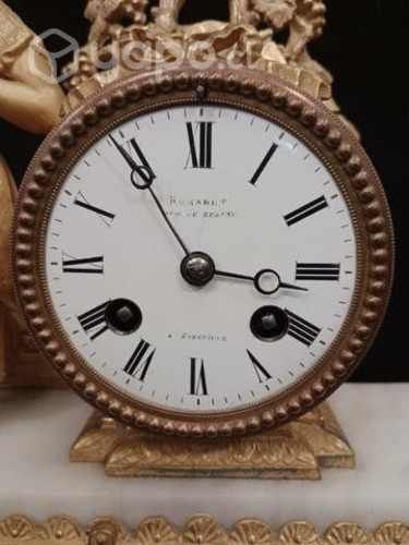 Reloj de sobremesa de bronce ormolu