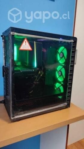 PC Gamer + Audífonos Gamer