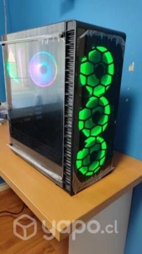 PC Gamer + Audífonos Gamer