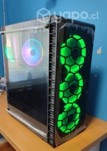 PC Gamer + Audífonos Gamer