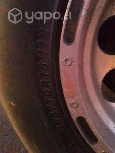 Llantas con neumáticos