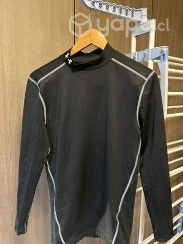 Polera primera capa Under Amour talla S/M