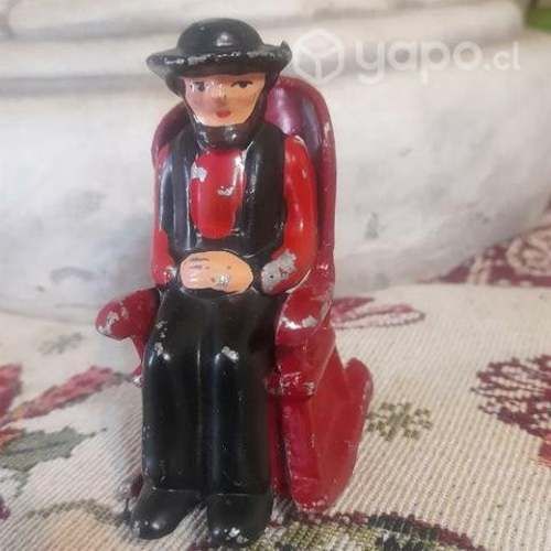 Hombre amish en mecedora