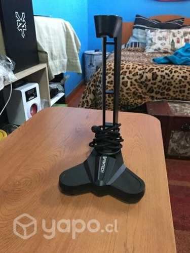 Soporte De audífonos Fantech AC3001 Negro RGB