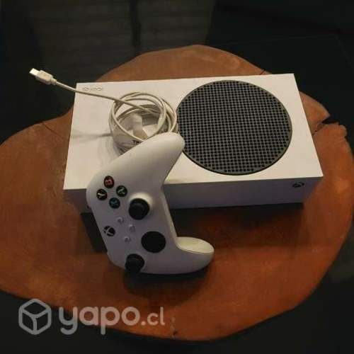 Xbox series s más fifa 2023 + cuenta de fortnite