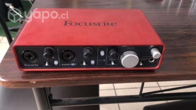 Interfaz Focusrite Scarlett 2i4