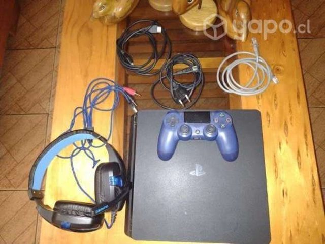 Vendo ps4 slim + adicionales