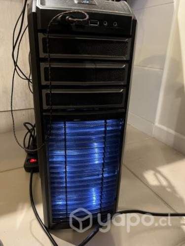 Torre PC gamer (casi sin uso)