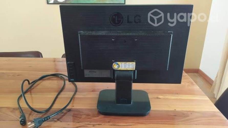 LG FLATRON L192WS-BN Usado