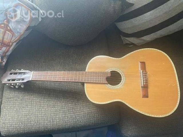 Guitarra acústica para zurdos