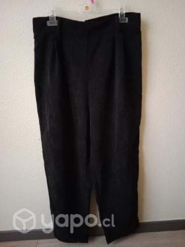 Pantalón negro tiro alto
