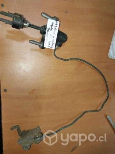 Bomba de embriage toyota hilux 2012