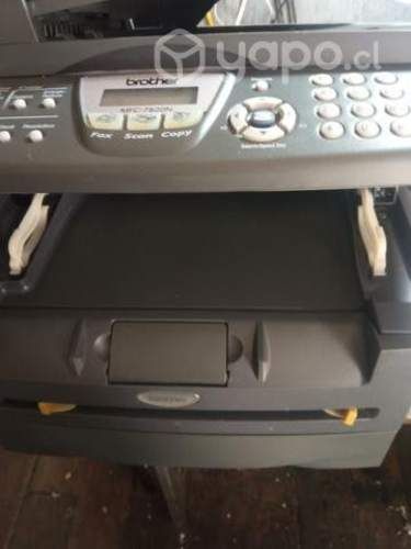 Impresora multifuncional láser brother modelo MFC-