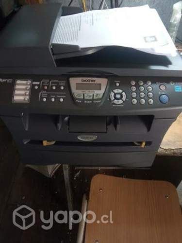 Impresora multifuncional láser brother modelo MFC-