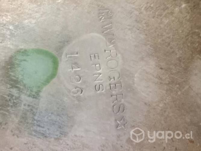 2 Platos de bronce william roger