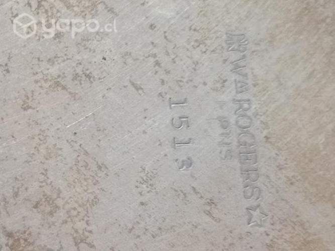 2 Platos de bronce william roger