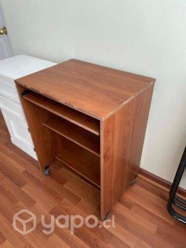 Escritorio velador con ruedas