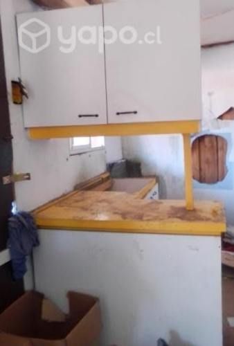 Mueble de cocina solo tiene polvo