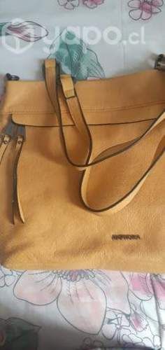 Cartera amphora $20000