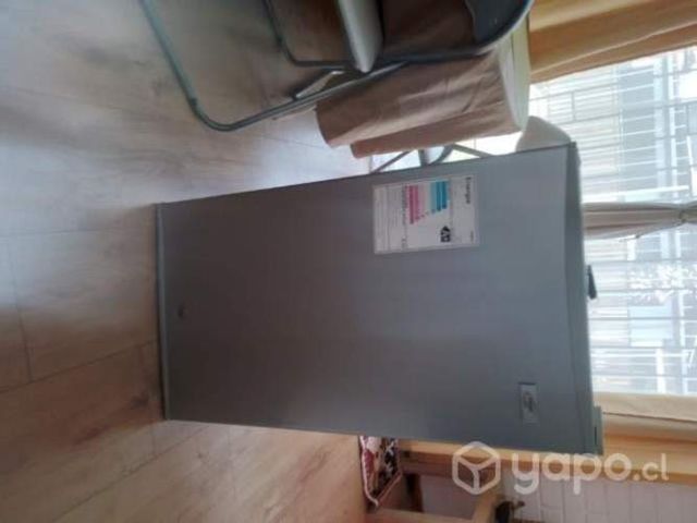 frigobar Fenza 93 lts.Gris..poco uso.