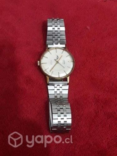 Antiguo reloj para reparar