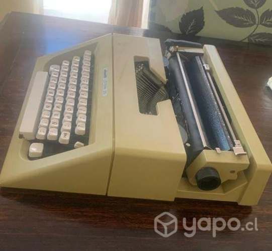 Maquina de Escribir Olivetti Lettera 25