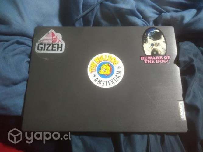 Notebook Lenovo semi usado