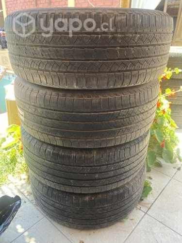 Michelin P265 / 60 R18