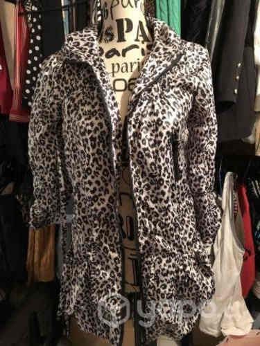 Cortaviento animal print, talla s