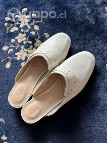 Zapato Clarks casi nuevo