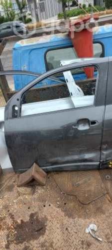 Puerta chofer Fiat Strada 2022 ORIGINALES