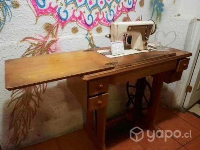 Máquina de coser antigua