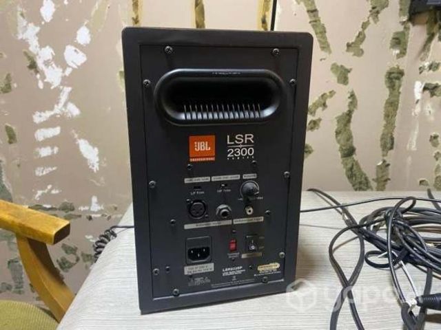 Monitor de estudio JBL LSR 2300