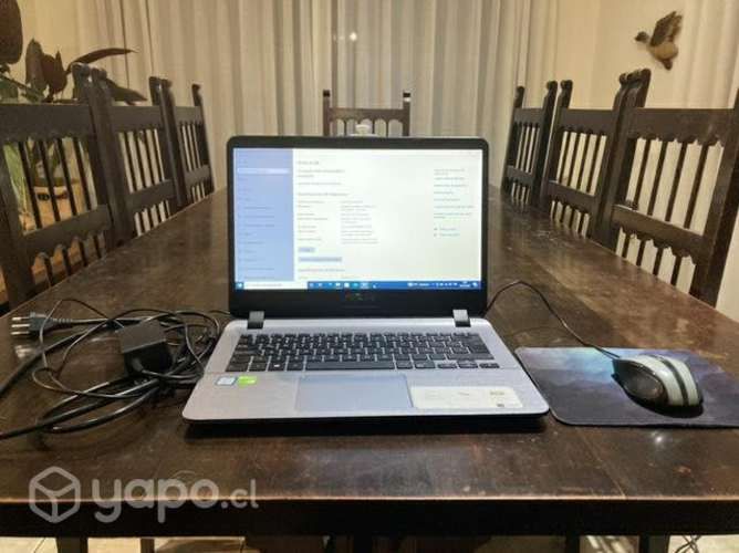Notebook ASUS Con Mouse y Mousepad