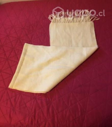 Calza nueva , y bufanda